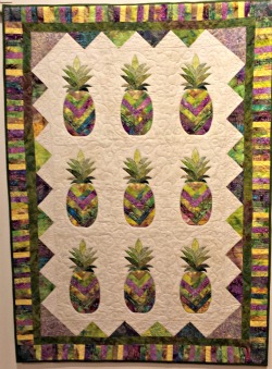 Pineapple Quilt at the Hawaii Quilt Guild Show