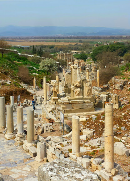 The quite amazing ruins of Ephesus. 
