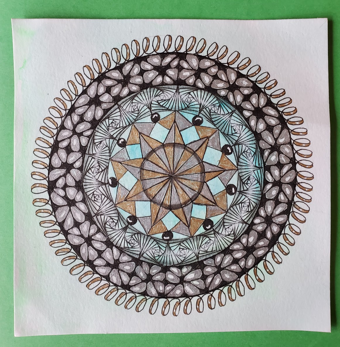 Zendala, Mandala with Slinky as a border tangle